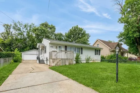 4006 66th St, Urbandale, IA 50322
