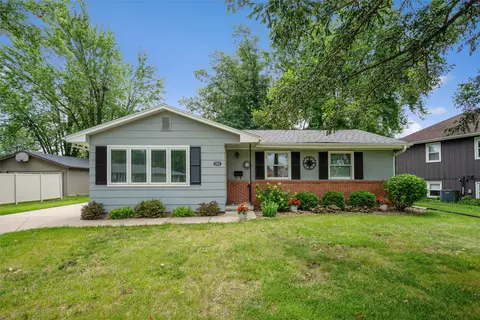 1301 S 11th Ave E, Newton, IA 50208