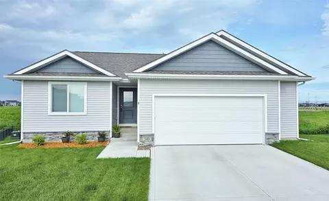 340 NW Horan Ct, Waukee, IA 50263