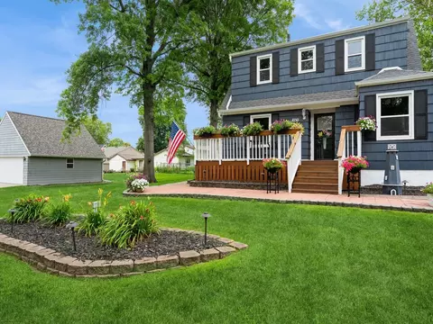 1030 W 9th St S, Newton, IA 50208