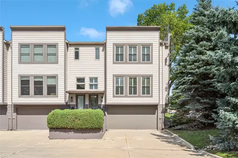 601 41st St, Des Moines, IA 50312