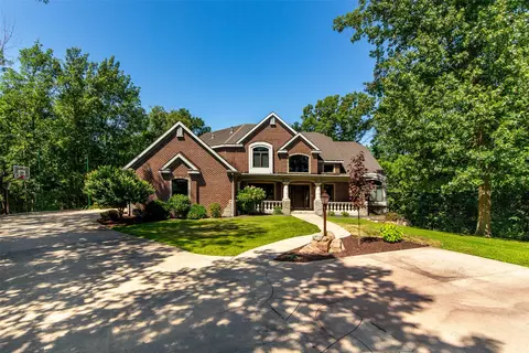 4882 Copperstone Dr, Ames, IA 50010