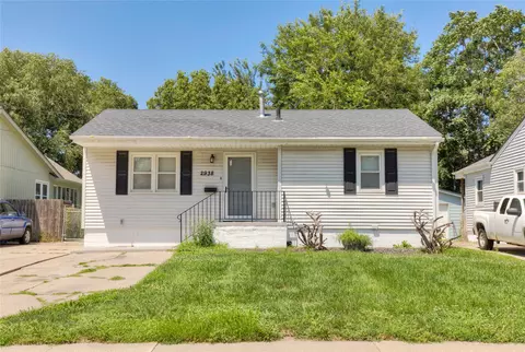2938 Indianapolis Ave, Des Moines, IA 50317
