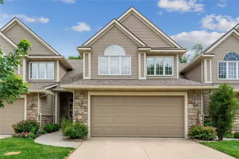 12699 Diamond Ridge Ct, Clive, IA 50325