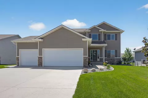 713 SW Springfield Dr, Ankeny, IA 50023