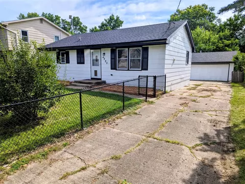 4223 SE 4th Ct, Des Moines, IA 50315