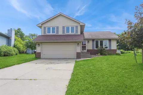 121 SW Meadowlark Ct, Ankeny, IA 50023