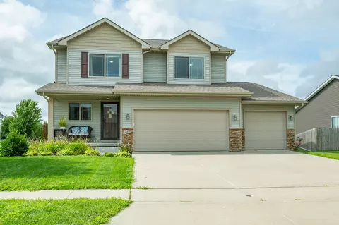 307 Tailfeather Dr NW, Bondurant, IA 50035