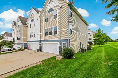 1160 SE Village View Ln, Ankeny, IA 50021