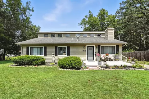 314 E Gray St, Des Moines, IA 50315