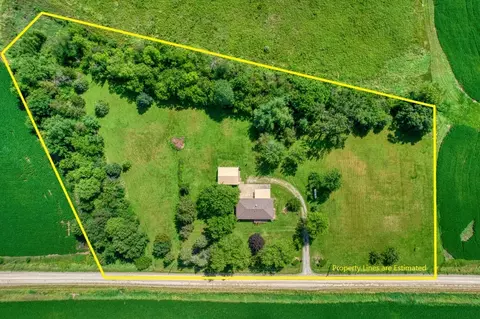 2834 Barrows Ave, Tracy, IA 50256