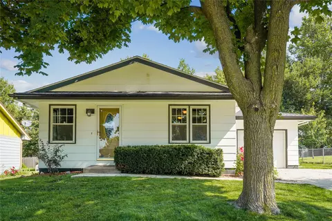 507 4th St NW, Altoona, IA 50009