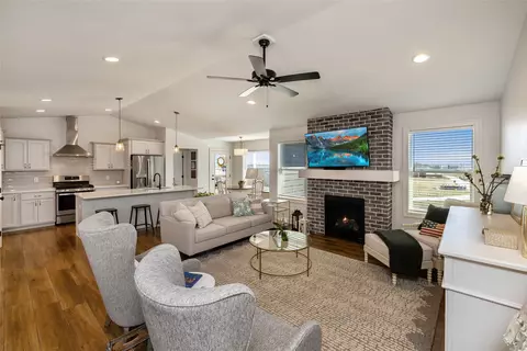 980 Daybreak Dr, Waukee, IA 50263