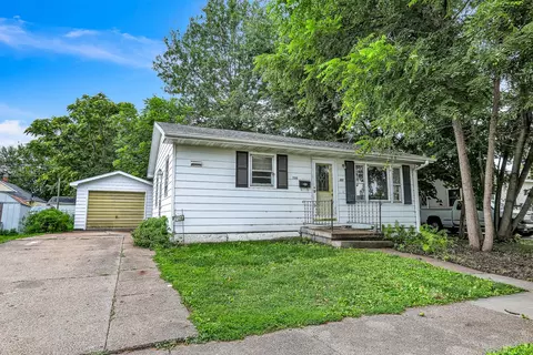 706 W Jones St, Knoxville, IA 50138