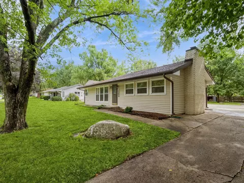 1585 NW 81st St, Clive, IA 50325