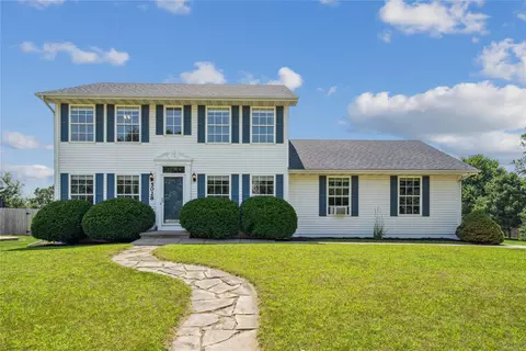 5028 Oakwood Ln, West Des Moines, IA 50265
