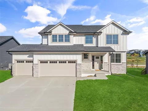 925 Hamilton Rd, Waukee, IA 50263