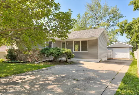 209 E Philip St, Des Moines, IA 50315