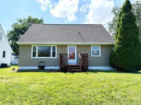 4138 E 27th St, Des Moines, IA 50317