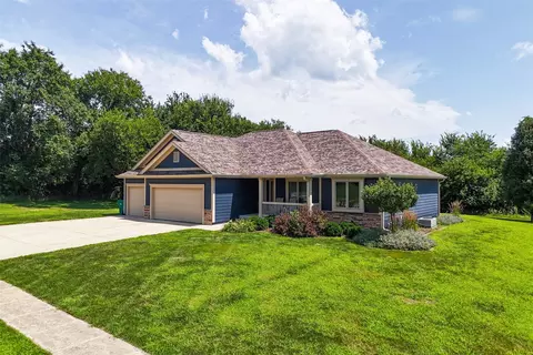 900 N S Ct, Indianola, IA 50125