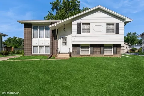 4216 65th St, Urbandale, IA 50322