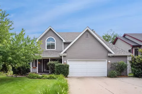 5517 Kensington Cir, Johnston, IA 50131