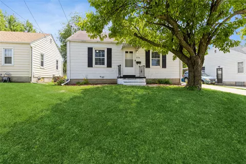5714 Allison Ave, Des Moines, IA 50310