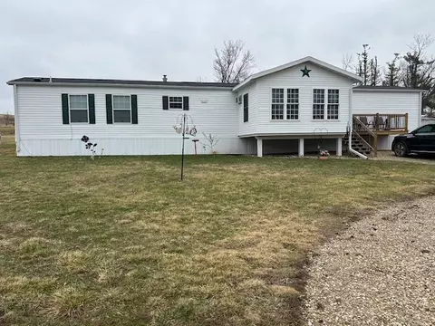 203 2nd St, Vining, IA 52348