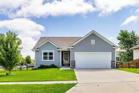 803 Patchett Dr NE, Mitchellville, IA 50169