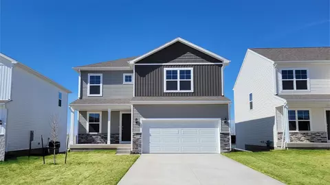 5614 152nd St, Urbandale, IA 50323