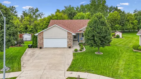 1303 NW Shoreline Ct, Ankeny, IA 50023