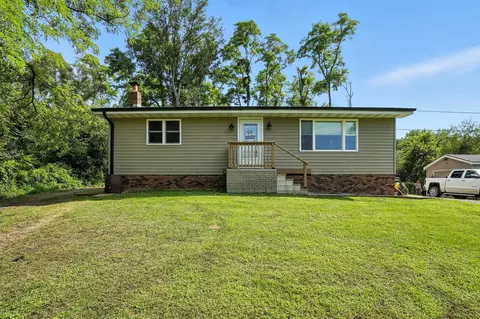 630 S Oak Park Ave, Colfax, IA 50054