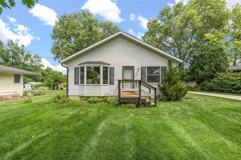 612 N J St, Indianola, IA 50125