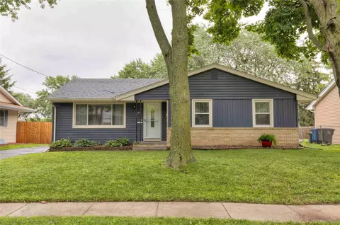 4021 Lynner Dr, Des Moines, IA 50310