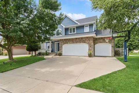 301 S 62nd St, West Des Moines, IA 50266