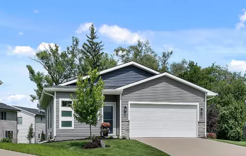 16603 Goodman Dr, Urbandale, IA 50323
