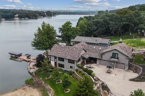 9239 Diamondhead Dr, Dexter, IA 50070