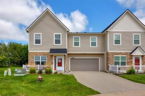 3018 SE Glenstone Dr, Grimes, IA 50111
