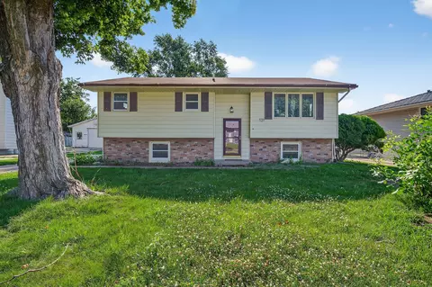 1304 Skylane Dr, Norwalk, IA 50211