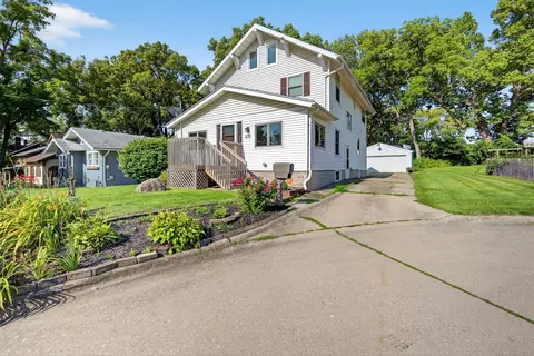 838 29th St, Des Moines, IA 50312