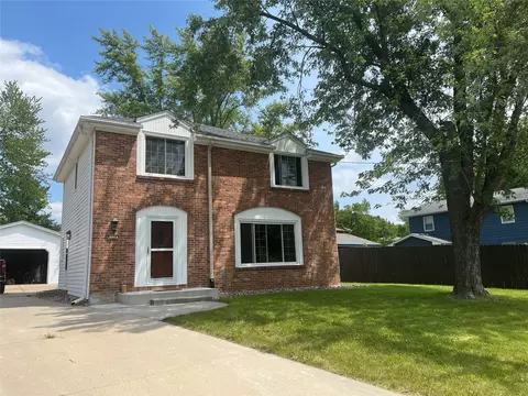 138 E Maxwelton Dr, Des Moines, IA 50315