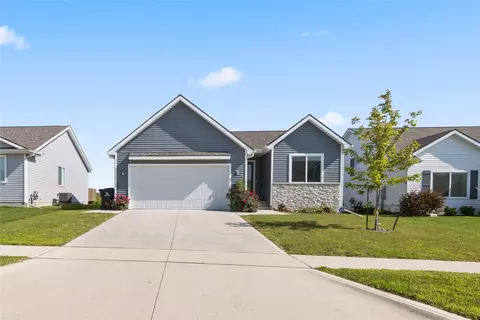 1295 Locust St, Waukee, IA 50263