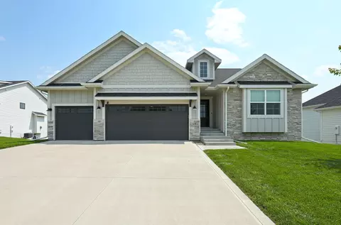 2284 SE Preserve Ct, West Des Moines, IA 50265