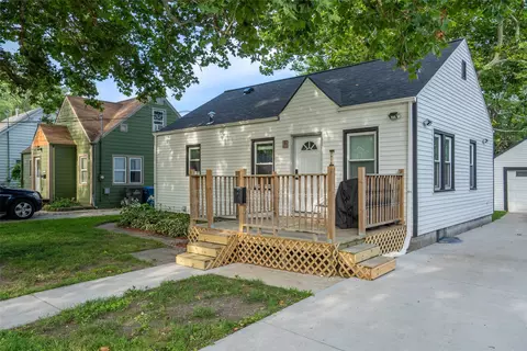 3938 1st St, Des Moines, IA 50313