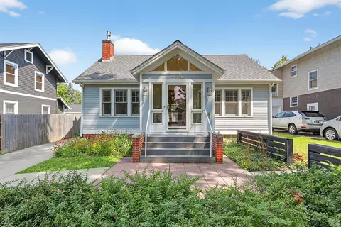4605 Waveland Ct, Des Moines, IA 50312