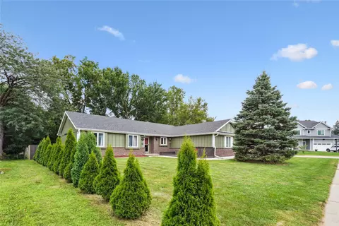 3921 48th St, Des Moines, IA 50310