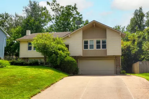 6620 Northwest Dr, Windsor Heights, IA 50324