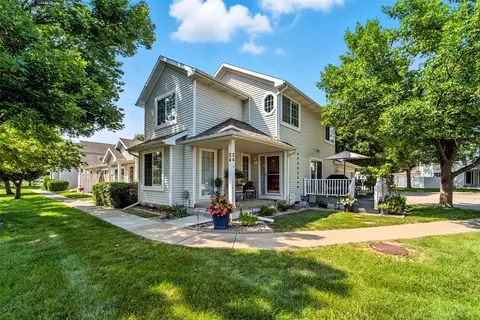 555 SE Laurel St #24, Waukee, IA 50263