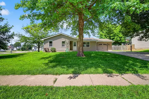 1341 E 20th St, Norwalk, IA 50211