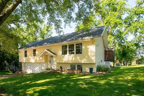 400 Pleasant St, Carlisle, IA 50047